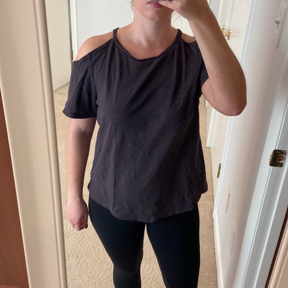 Maeve by Anthropologie Cold Shoulder Top Purple SP - Picture 2 of 10